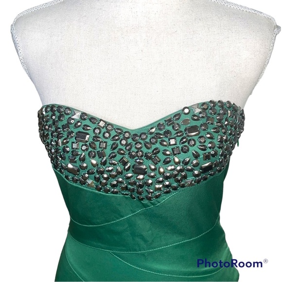 NEW- WOW COUTURE cocktail Green, Embellish Strapless Dress, Size Small - Picture 2 of 6